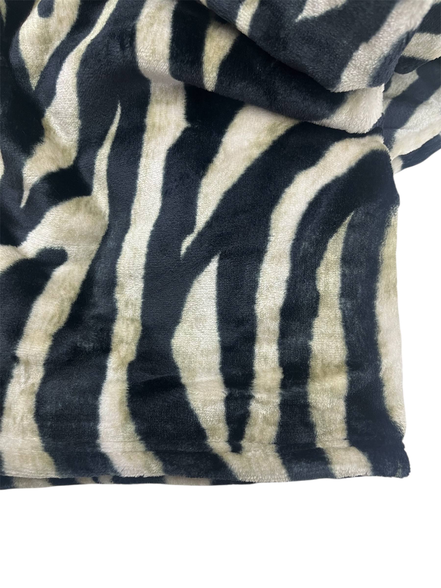 Coperta plaid silk 150x200cm dis.3 - GF Ferrari