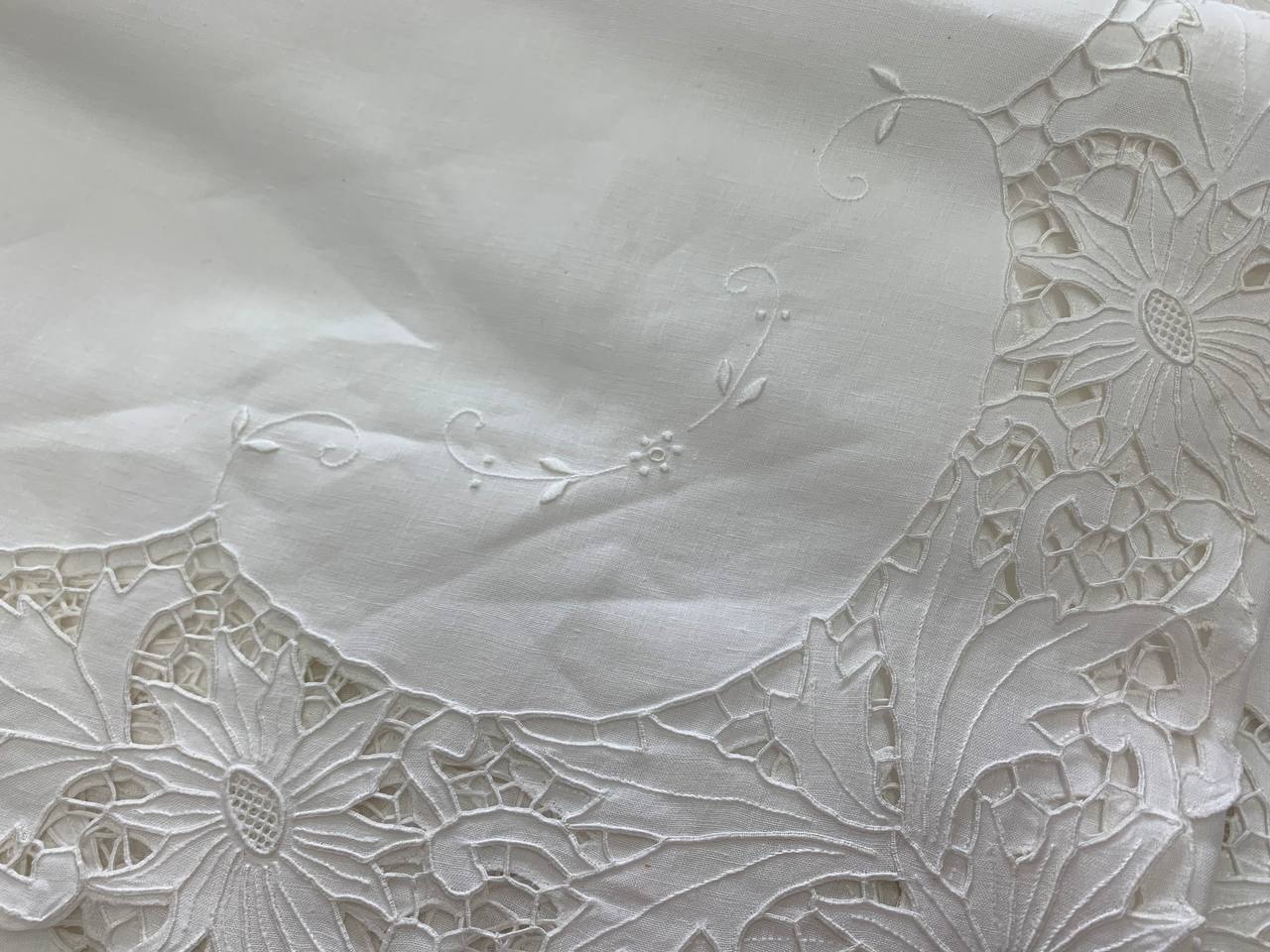 Copriletto matrimoniale 100% lino intaglio