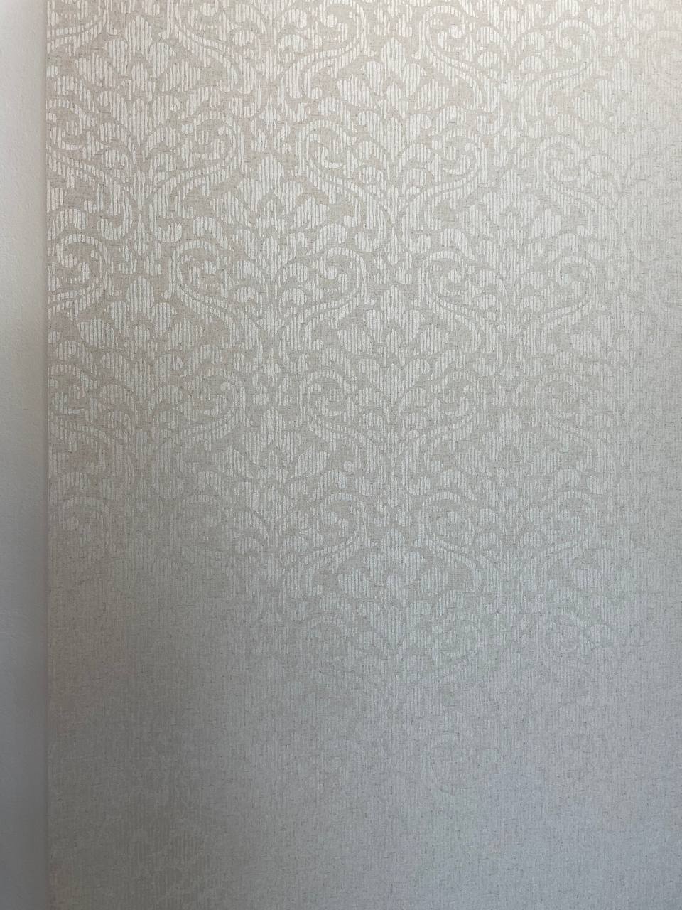 Scaglioni rullo tecnico a motore con telecomando 145x290cm a parete