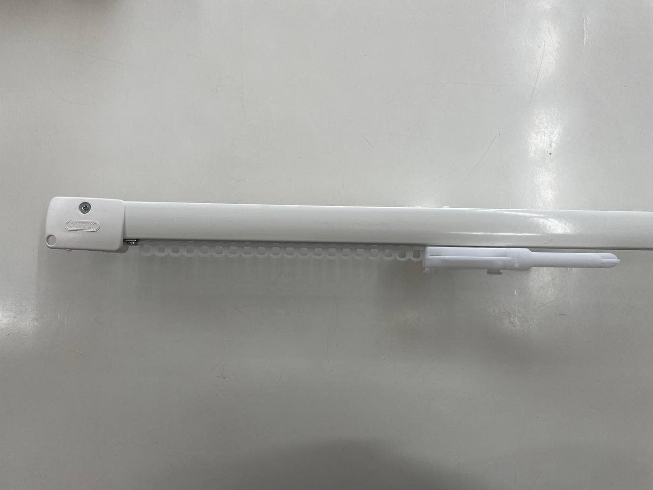 Binario tende bianco in alluminio con aggancio a parete/ a soffitto