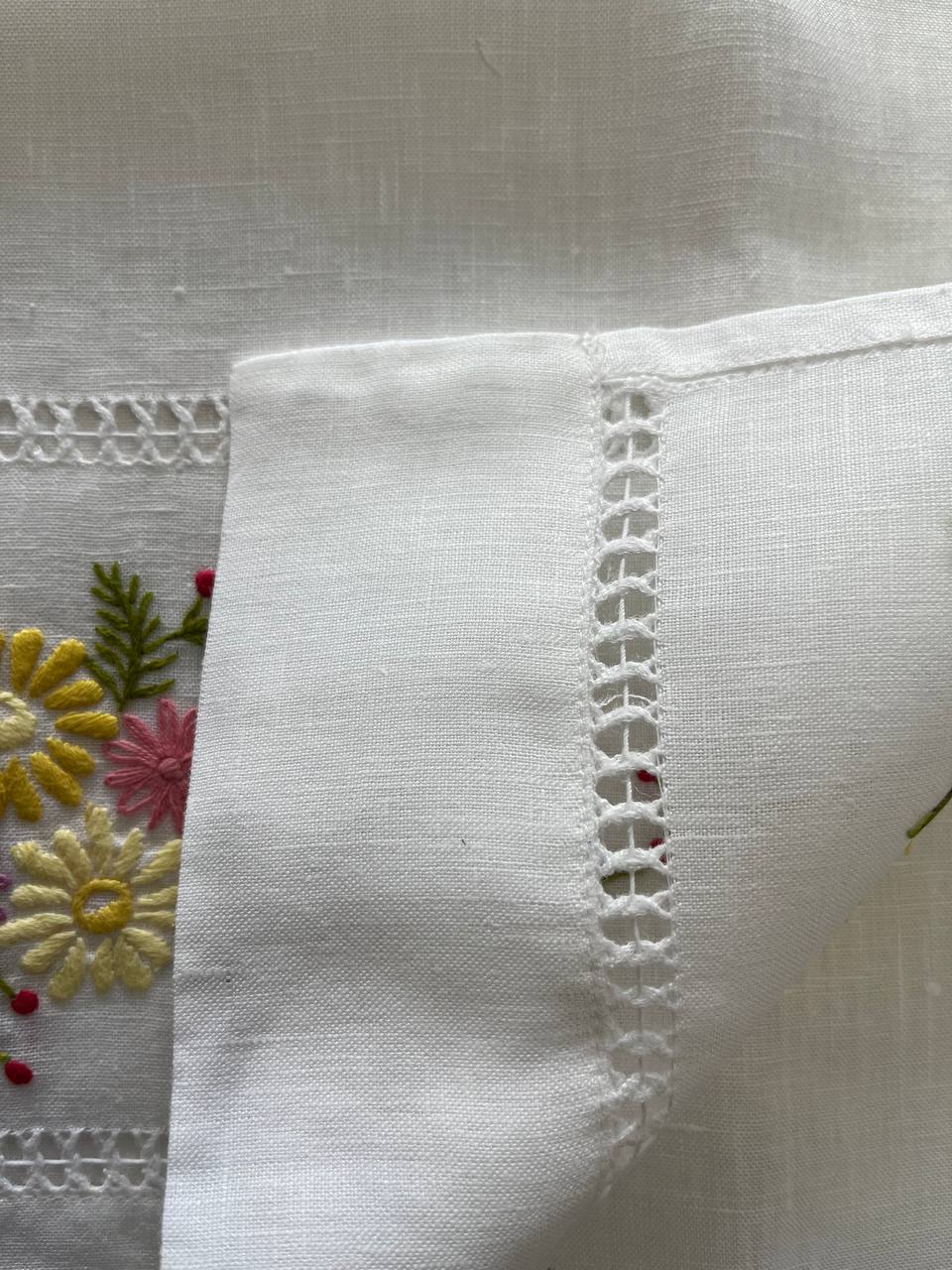 Coppia asciugamani lino ricamo colorato ART. 524