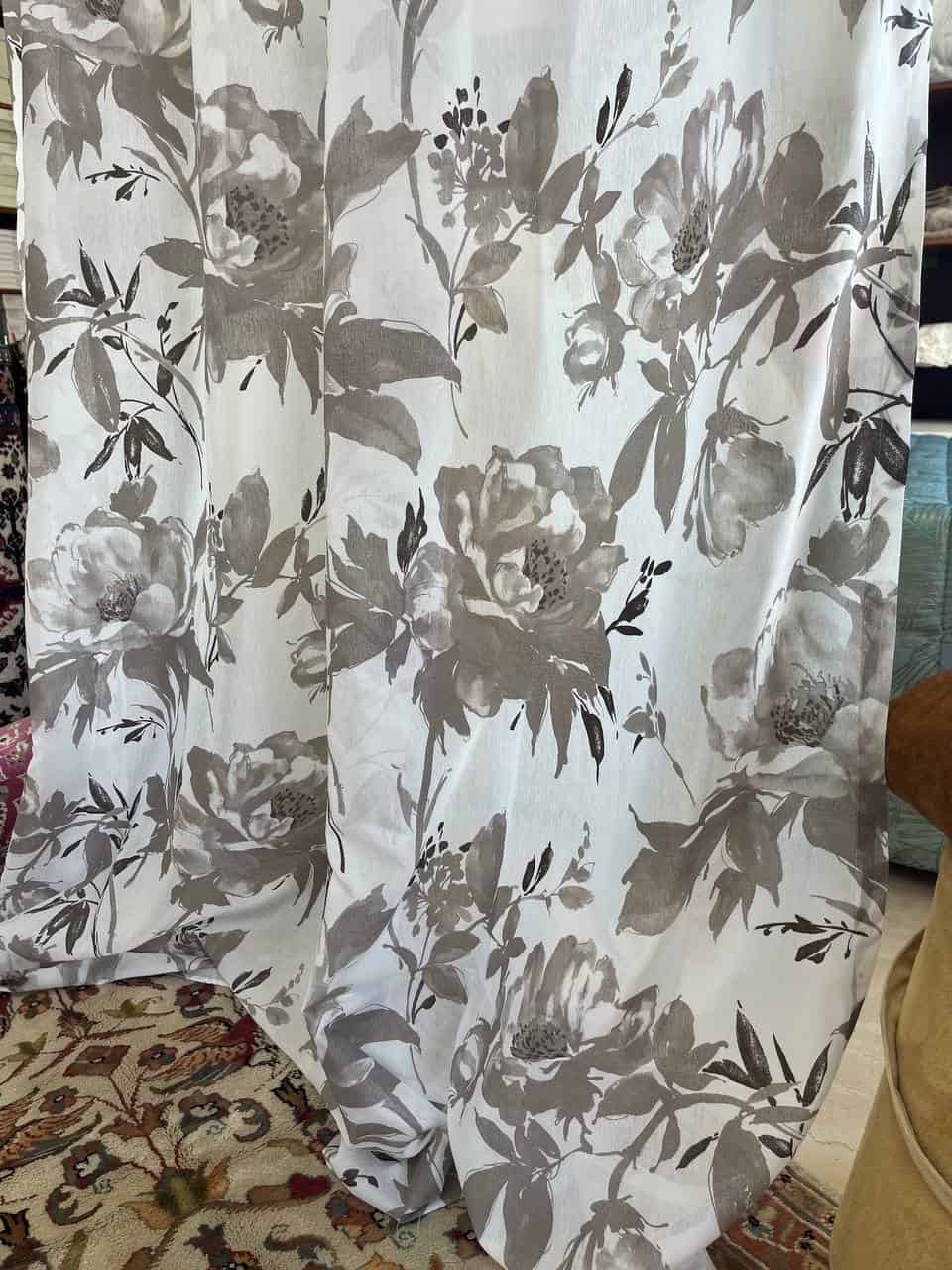 Tenda misura 180x295cm con fiocchi Fiori Tortora